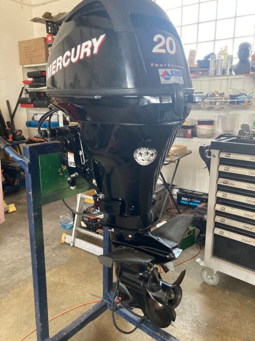 Mercury 20 MEH outboard motor